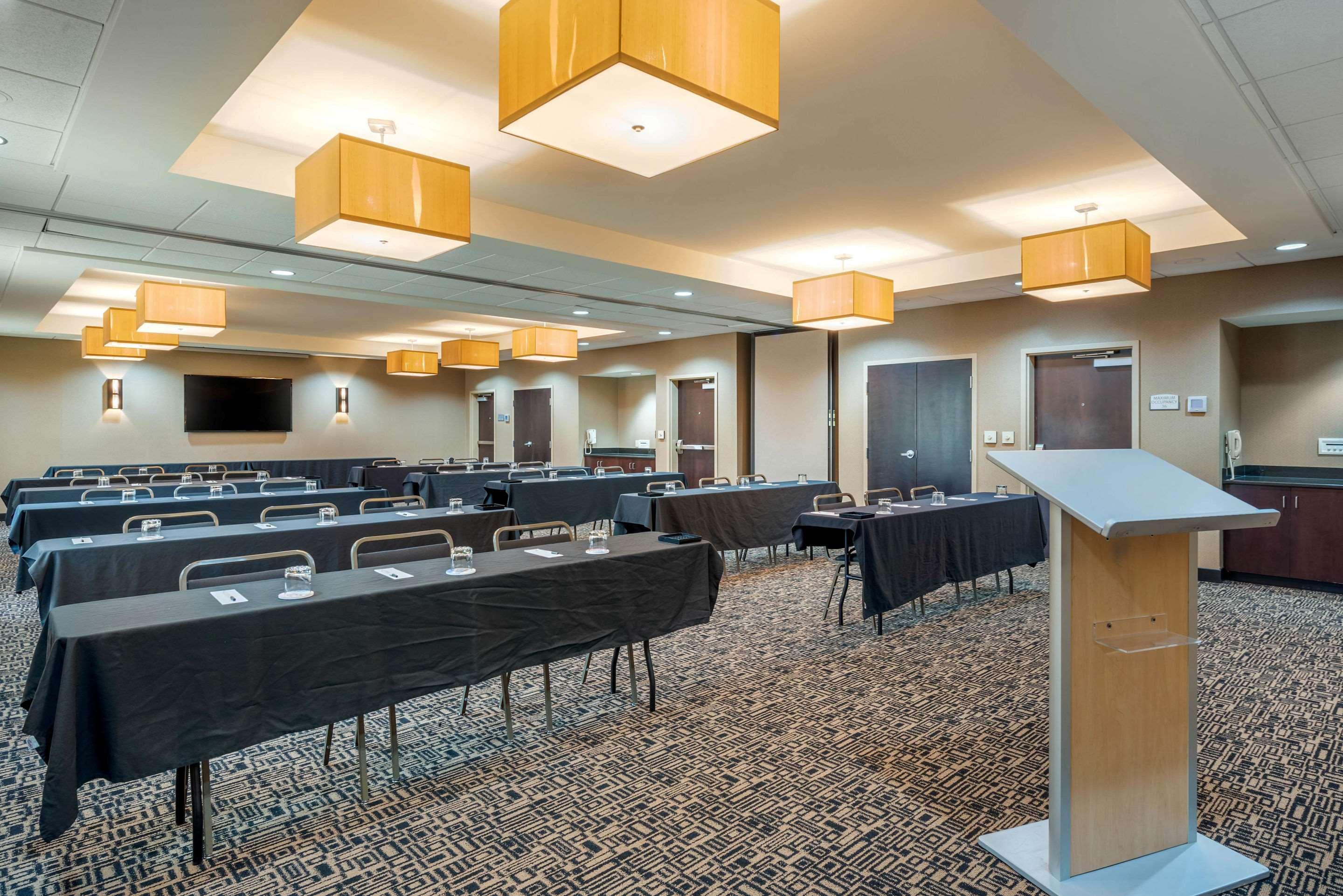 Cambria Hotel Akron - Canton Airport Uniontown Esterno foto